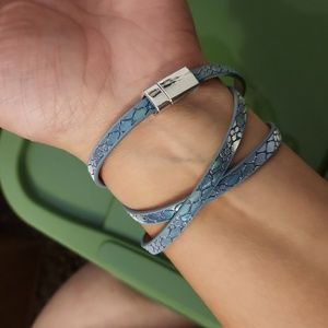 5/$12 Jewelry Magnetic Wrap Around Blue Glitter Snake Print Bracelet